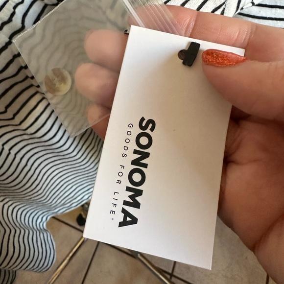 Black and white stripe plus size top xxl - Picture 6 of 9